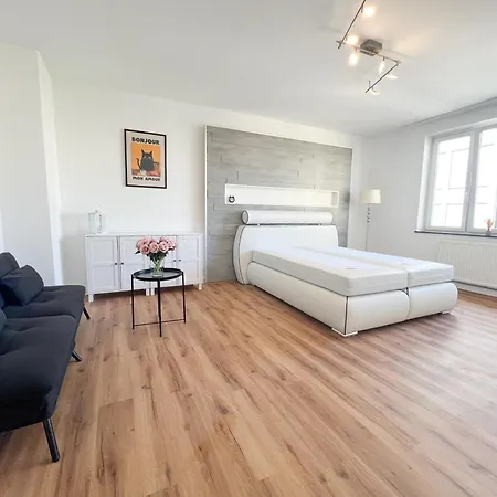 Pakito Zentrum - 3 - Balkon - Lage - Parkplatz *