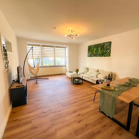 Pakito Zentrum - 3 - Balkon - Lage - Parkplatz