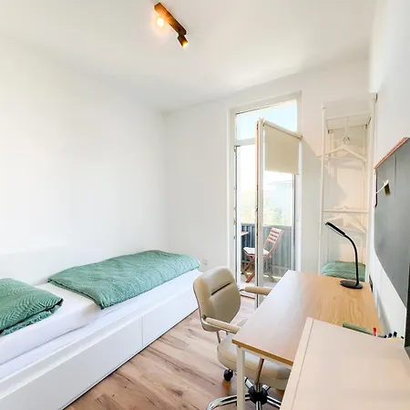 Zentrum - 3 - Balkon - Lage Apartment