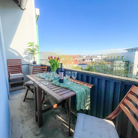 Pakito Zentrum - 3 - Balkon - Lage - Parkplatz アパート *